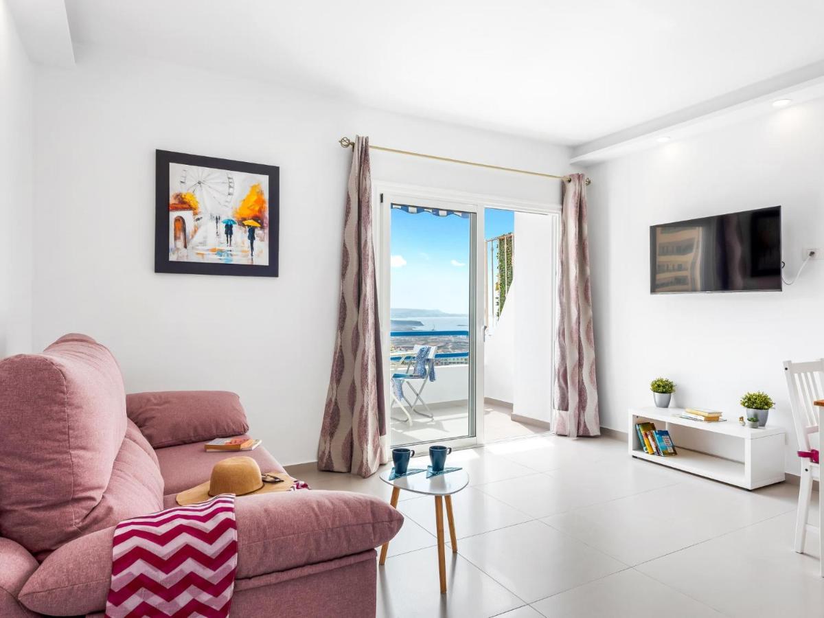 1413 Panoramic 1 Bedroom, Ocean View! Apartment