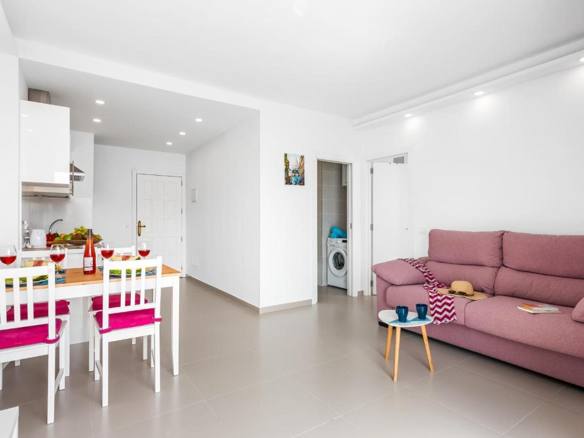 1413 Panoramic 1 Bedroom, Ocean View! *
